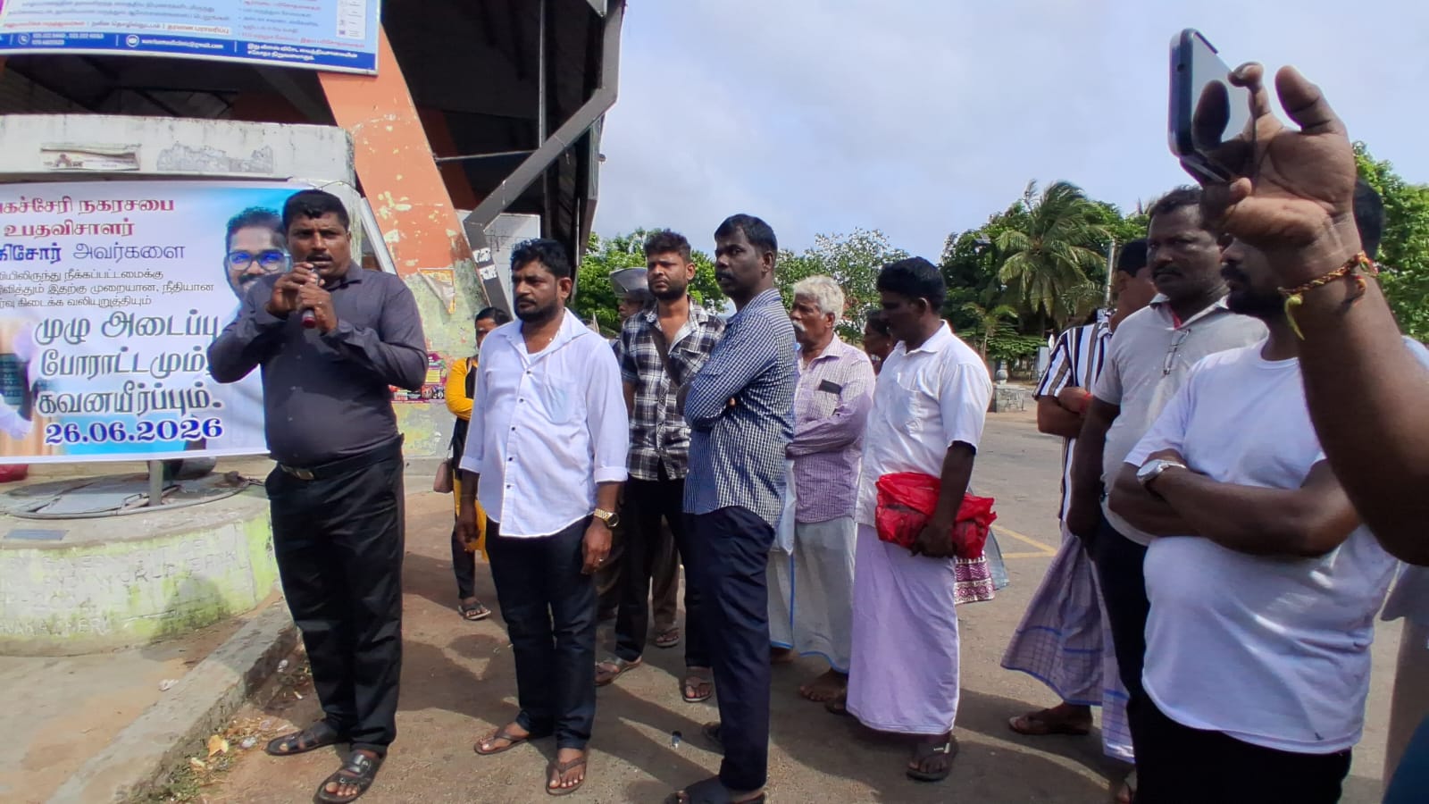 Chavakachcheri shuts down as Colombo-appointed governor removes Tamil councillors
