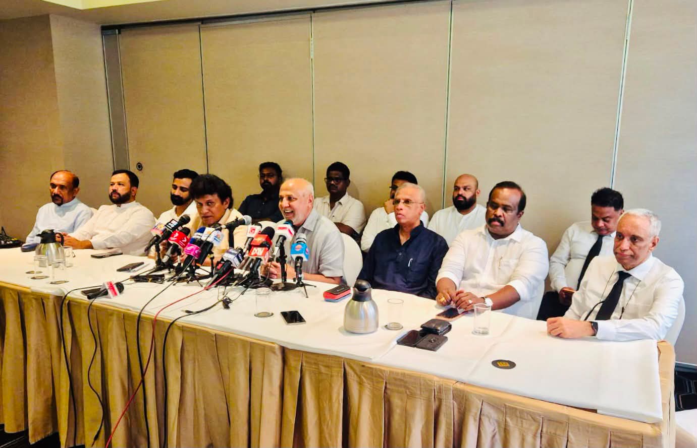 Six Tamil and Muslim parties unite on the constitution, elections and land