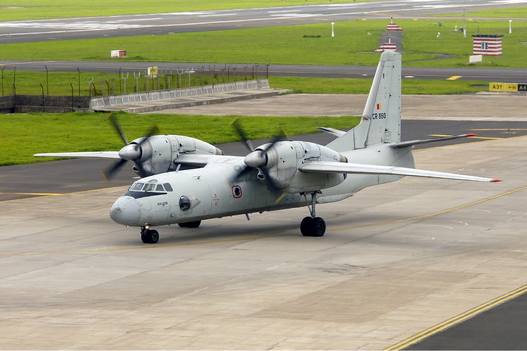 LIVE – Gotabaya Rajapaksa lands in Maldives on Sri Lankan military flight | Tamil Guardian