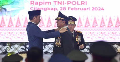 Aktivis Indonesia mengecam jabatan umum bintang empat yang dianggap sebagai presiden