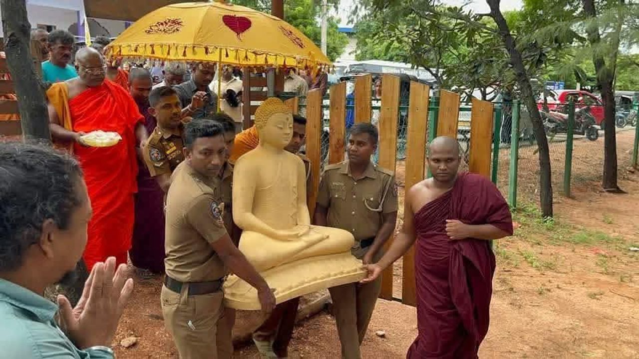 Buddha statue