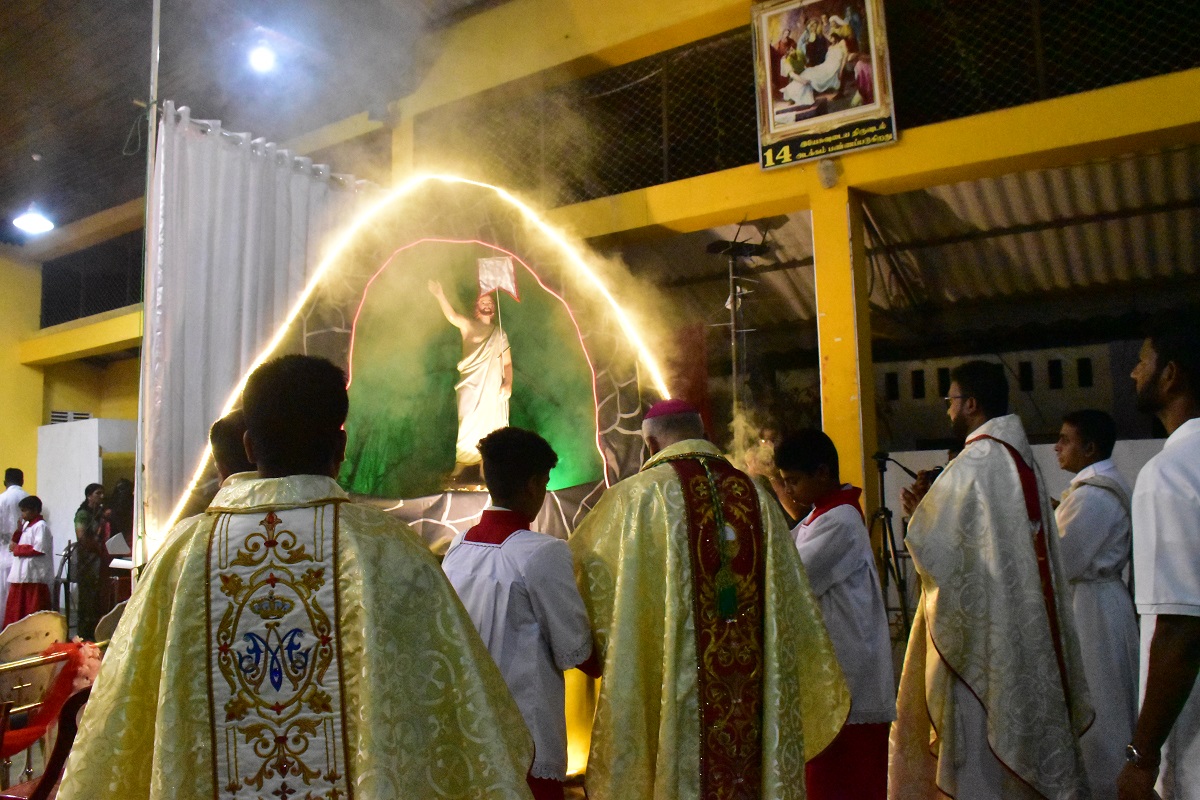 Prayers at Easter Sunmday