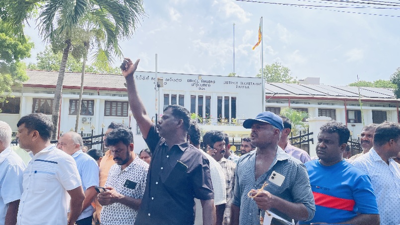 Protest at Jaffna District Secretariat