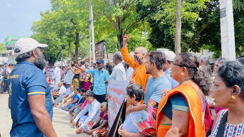 Protest at Jaffna District Secretariat